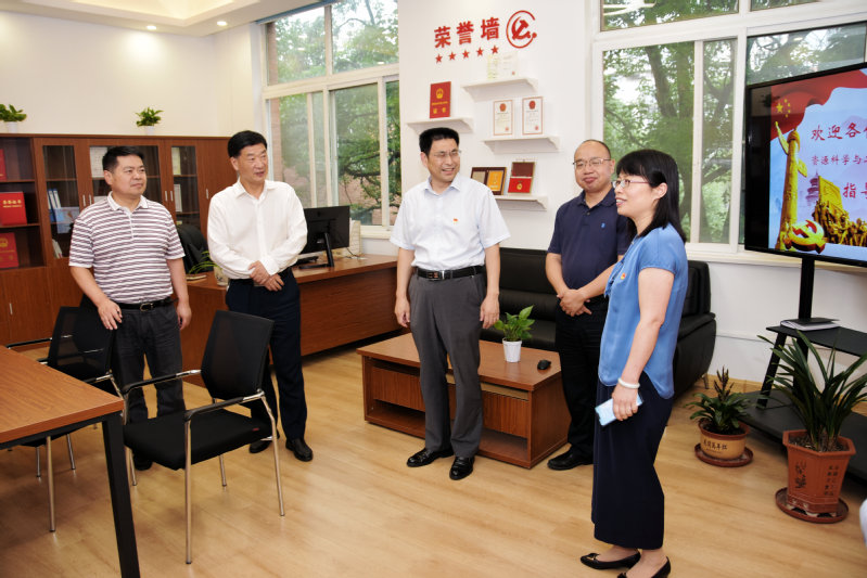 安徽省委教育工委副书记庆承松一行来学院调研指导工作