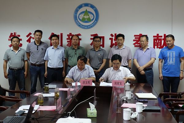 冰球突破豪华版官方网站班子赴铜陵教学实践基地单位调研并慰问实习师生