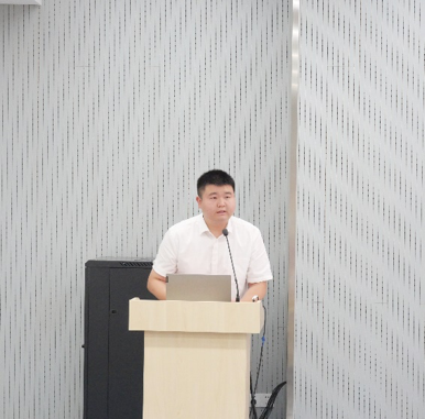 冰球突破豪华版官方网站2023级研究生师生见面会顺利举行