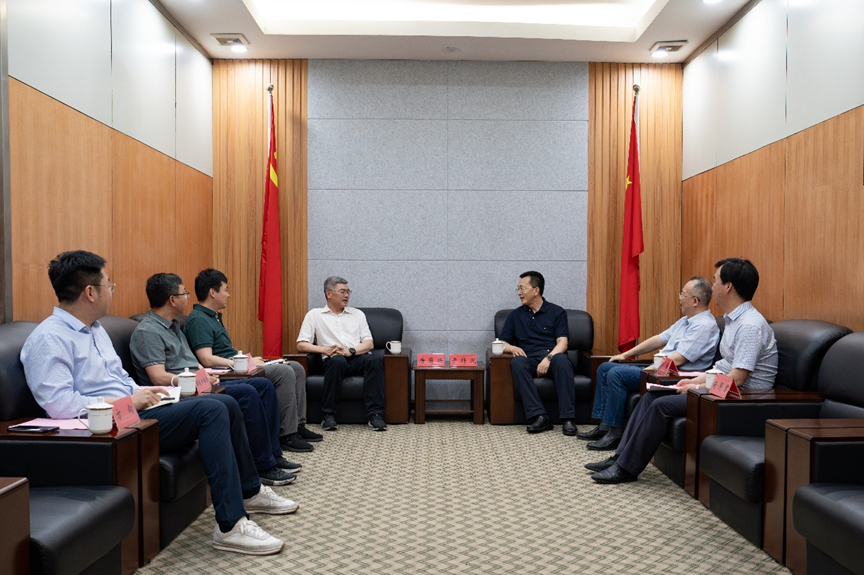 中国地质科学院副院长唐菊兴来校访问调研