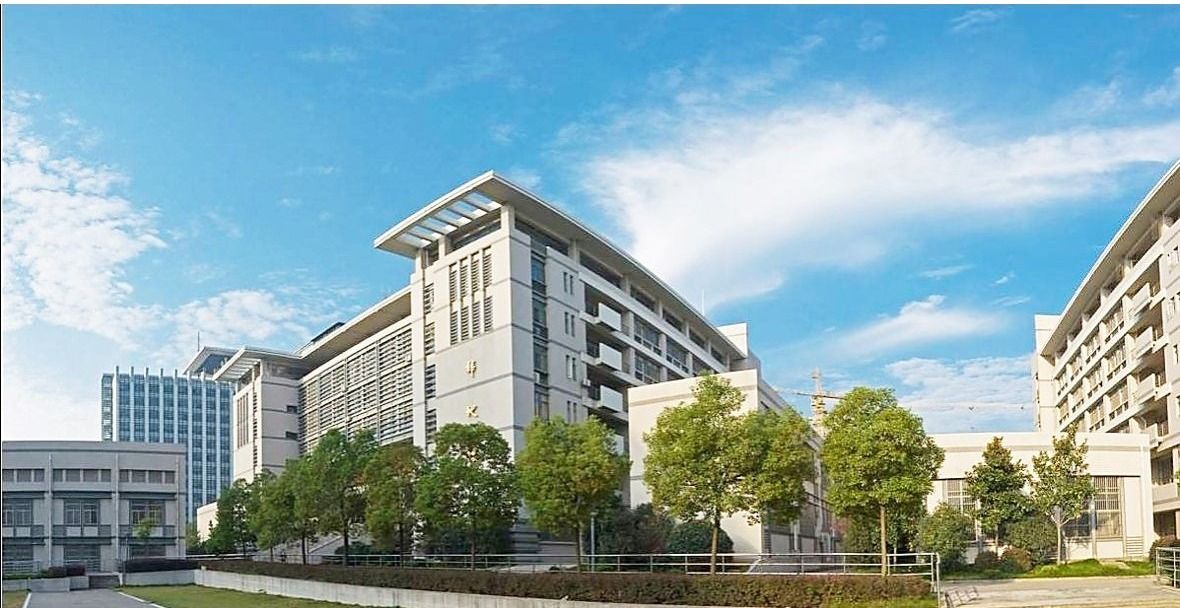 学校再获校友不具名捐款