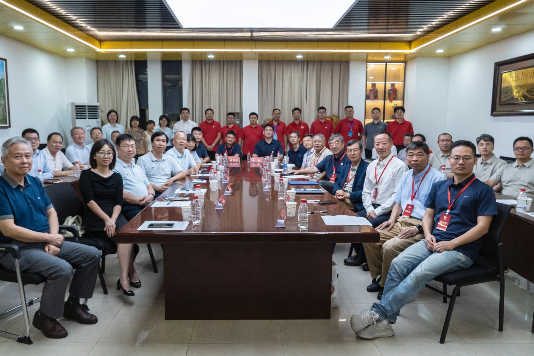 冰球突破豪华版官方网站召开事业发展校友交流座谈会