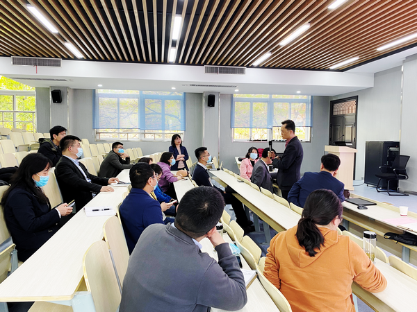 冰球突破豪华版官方网站举办科研项目和科学技术奖申报经验交流会