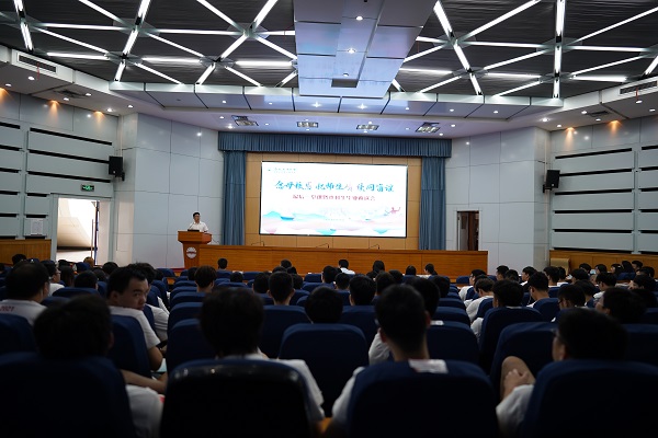 冰球突破豪华版官方网站举行“念母校恩 忆师生情 续同窗谊”最后一堂课暨本科生毕业欢送会