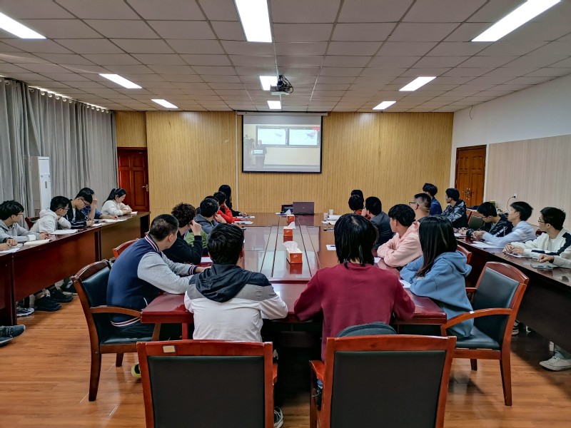 冰球突破豪华版官方网站组织开展 “四史”系列学习教育活动