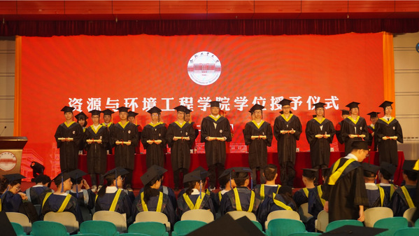 冰球突破豪华版官方网站（合肥校区）2021年毕业生学位授予仪式举行